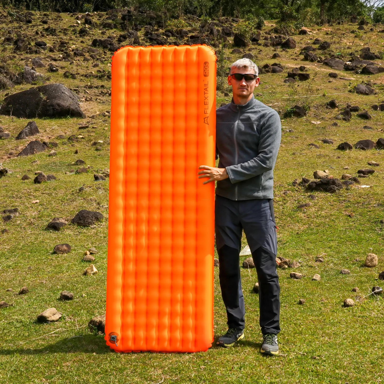 TINY Sleeping Pad R05 Large- Larger, Lighter, More Comfortable (196cm, 5 R-value) - Image 14